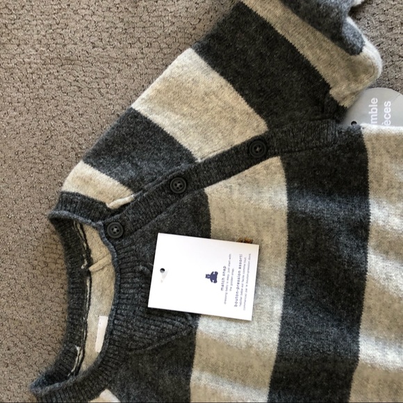 BNWT Gap Baby 2pc set onesie and hat size 12-18 months - Picture 3 of 11